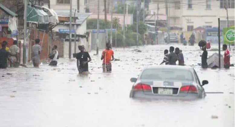 Floods take over Accra after heavy rain fall